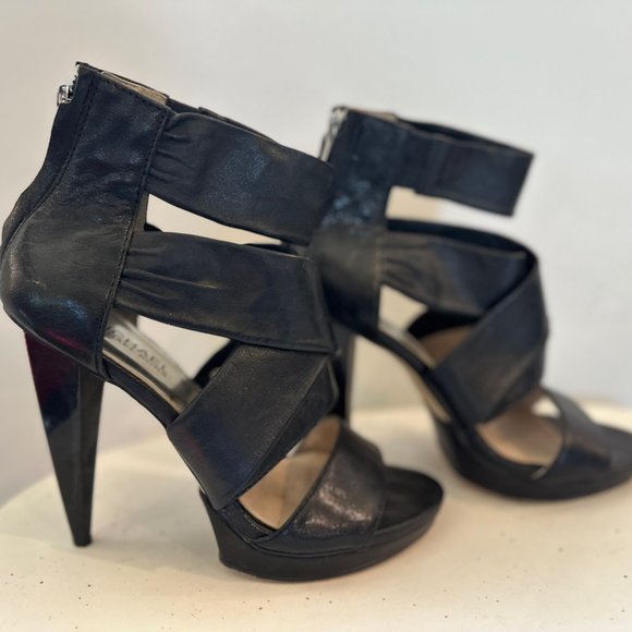 MICHAEL Michael Kors Black Bandage Pump - Picture 3 of 6